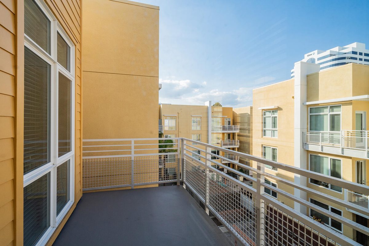 The Ascent Warner Center pool and spa area — Woodland Hills CA