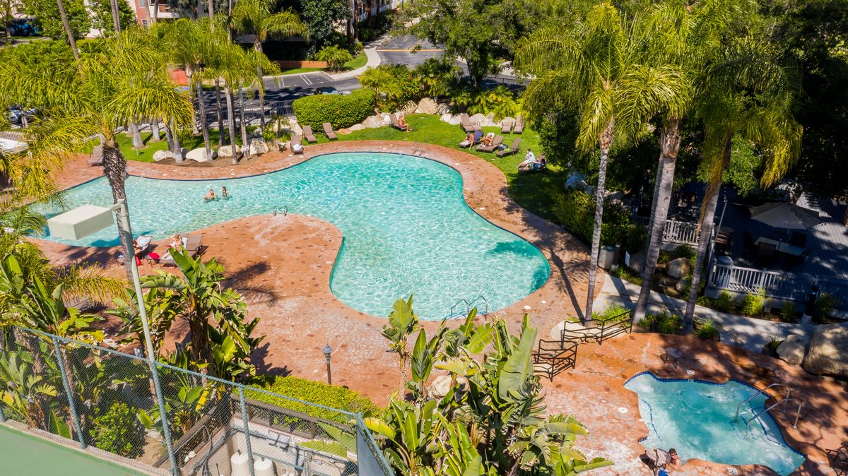 Aerial view of The Met Warner Center pool and spa — Woodland Hills, CA