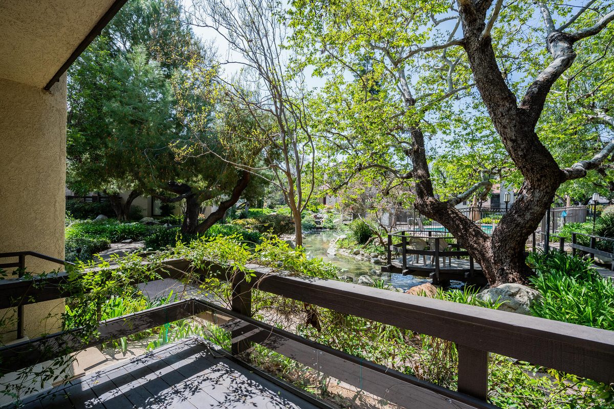 Warner Woods aerial view creek bridge and pool — Woodland Hills CA