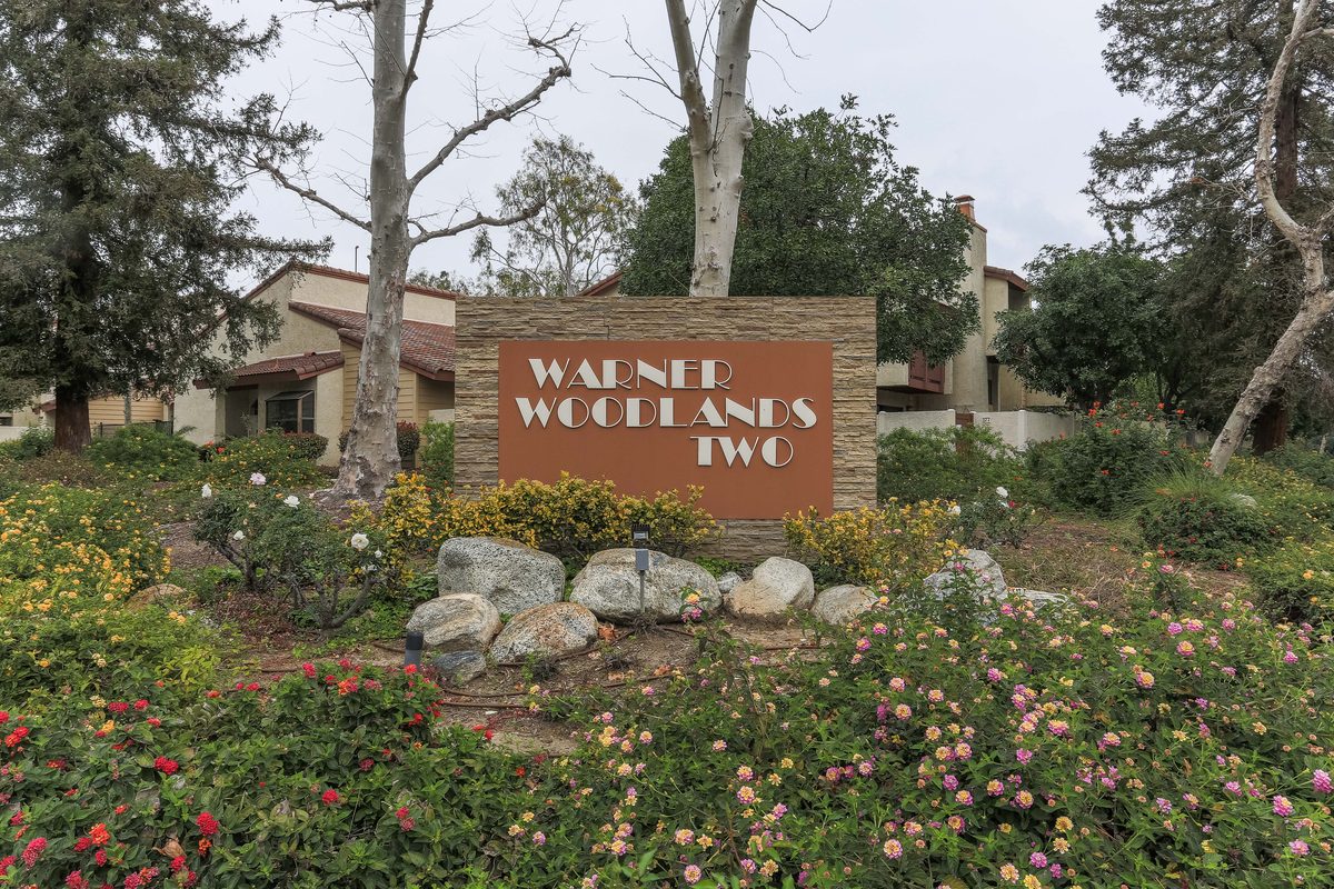 Warner Woodlands Two aerial overhead pool — Woodland Hills CA